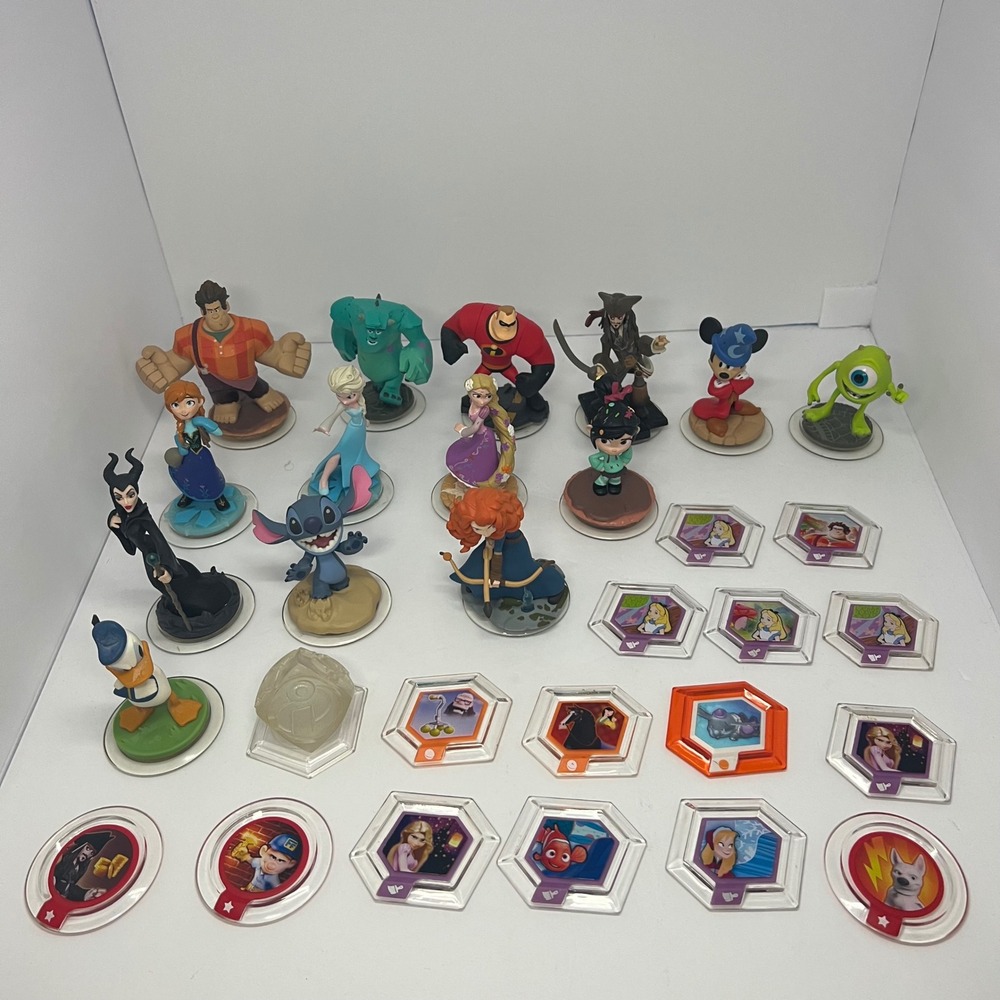 Lot of Disney Infinity 14 Figures 16 Power Discs 1.0‎ 2.0 UNTESTED As-Is